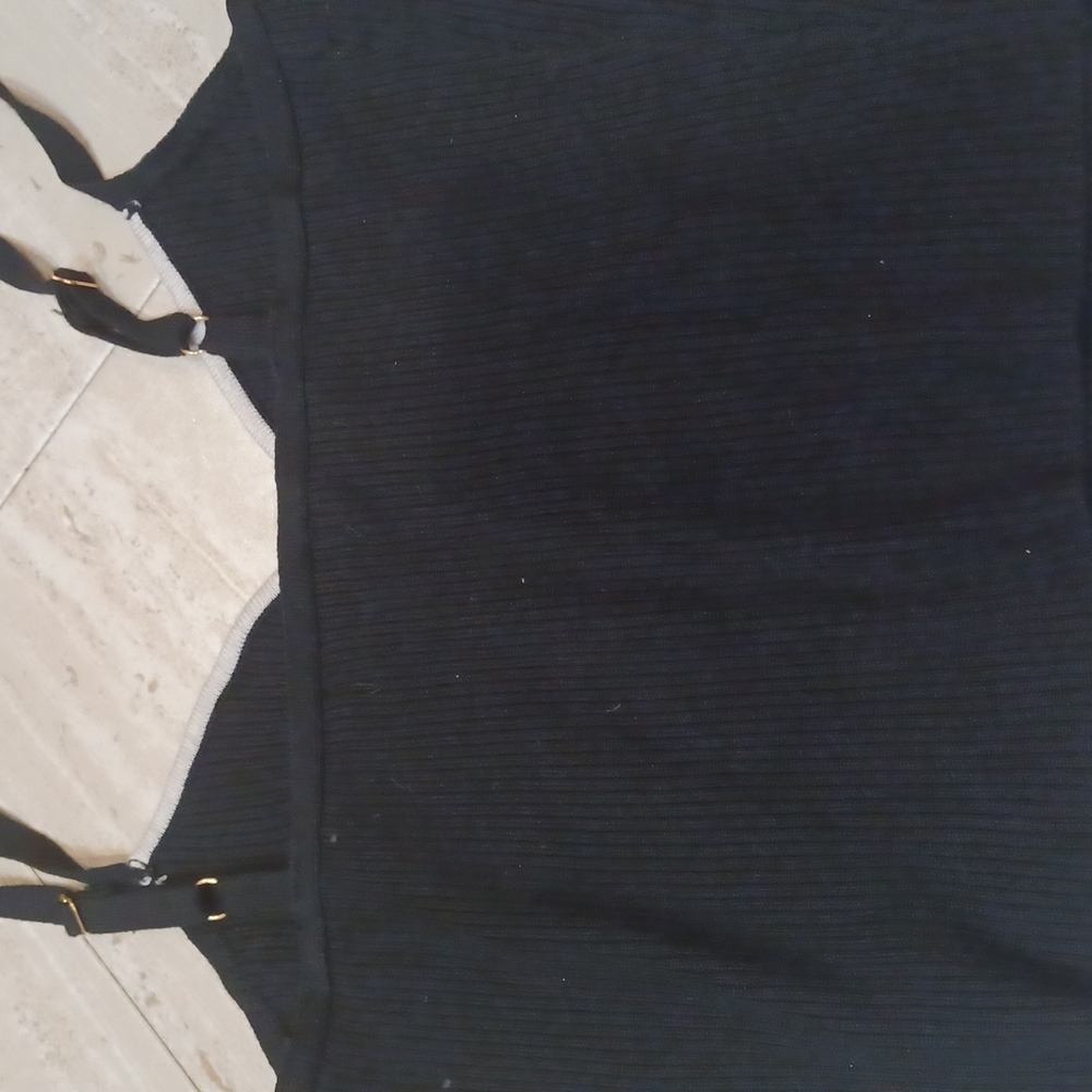 Stylish Ribbed Cropped Tank - Picture 5 of 7